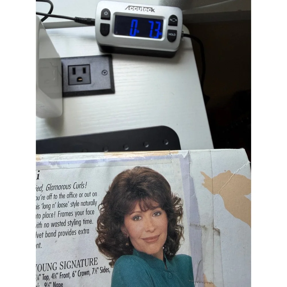 VTG Paula Young Lilli Short Curly Wig Average Size Medium‎ Brown Curls 1997